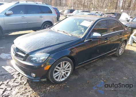 2009 Mercedes-Benz C 300 Luxury 4Matic/Sport 4Matic z USA, uszkodzony, nr VIN WDDGF81X09R057143